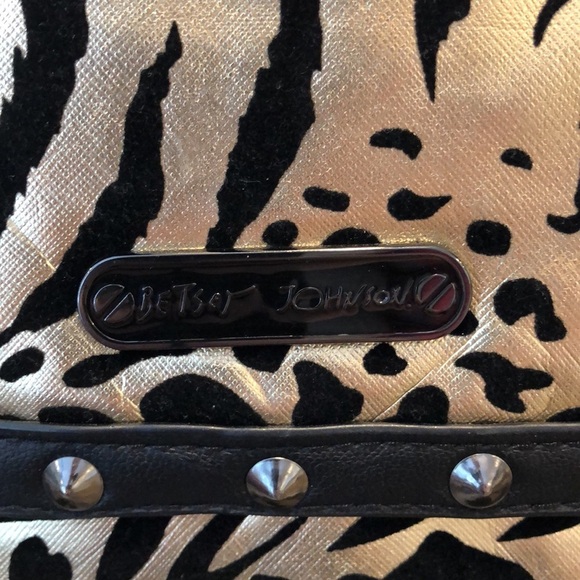 Betsey Johnson, black gold velvet purse. NWOT chain handle animal  print - Picture 2 of 10